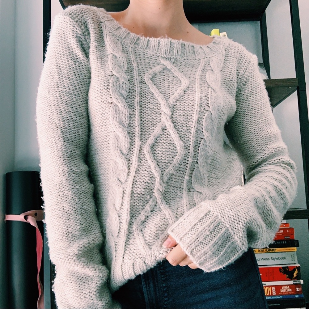 COZY CABLE KNIT CREAM SWEATER